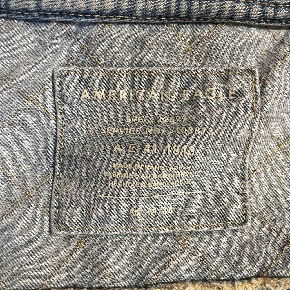 M - American Eagle Jean Jacket - Picture 4 of 4